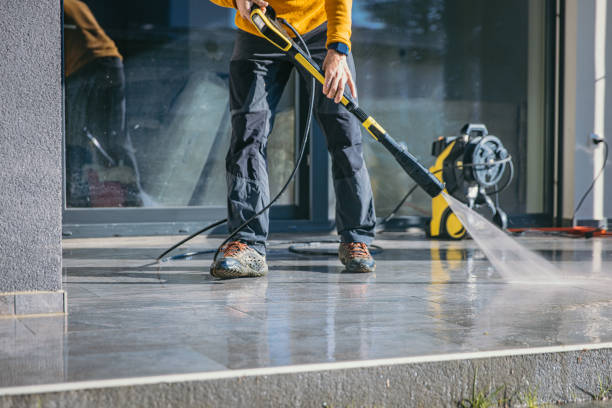 Best Driveway Pressure Washing  in Grenada, MS